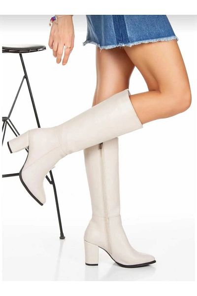 Demashoes Μπεζ μπότες με χοντρό τακούνι