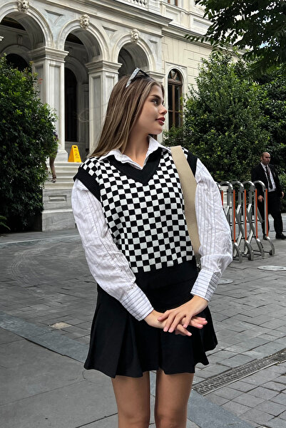 la & vetta Black Checkerboard Patterned V-Neck Knitwear Sweater