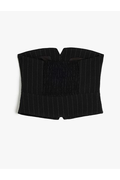 Koton X Zeynep Bastık - Crop Top bez ramínek s detailem knoflíku a kapsy