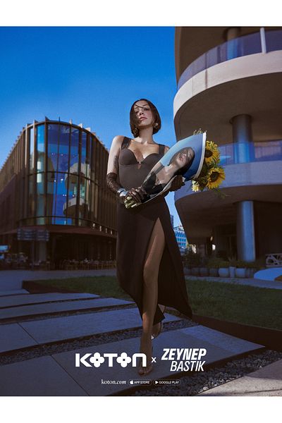 Koton Φόρεμα με λαιμόκοψη με μακρύ λουράκι Zeynep Bastık - Λεπτομέρεια με βαθύ σκίσιμο