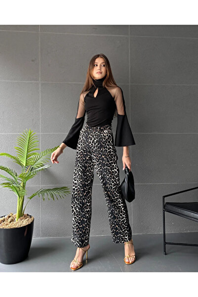 Fav Style Γυναικείο παράθυρο και τούλι με λεπτομέρεια γιακά ισπανική μπλούζα μαύρη