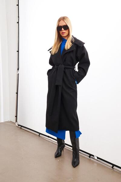 Setre Siyah Kemer Detaylı Uzun Kaban