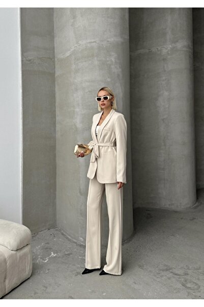 Olcay BÉZS 9258-TK - Kendős gallér és öves kabát, nadrág szett