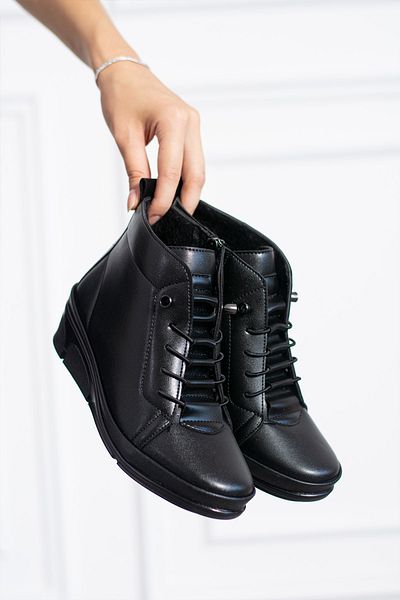 Shakrak Flat Sole Orthopedic Lace up Mother Boots