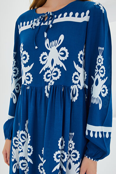 Bigdart Női petrolfehér mintás hosszú viszkóz ruha 1947-ből