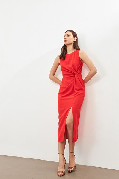 Setre Отворена розова рокля с разрез, средна дължина и широка кройка