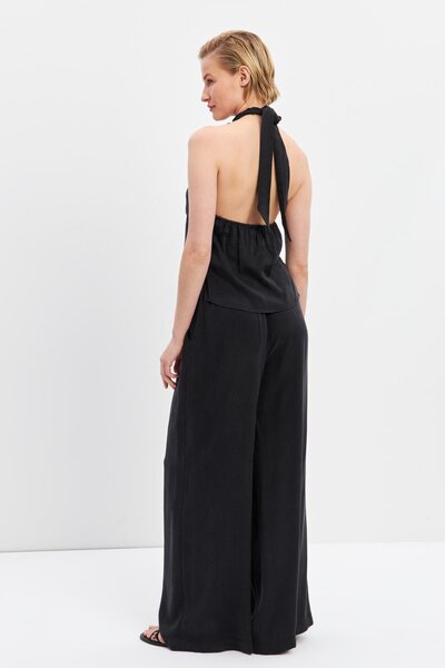 Setre Set bluză neagră cu gât și pantaloni cu croiala confortabilă