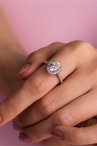 So CHIC... Beyaz Altın Sertifikalı Premium Created Taşlı Oval Tektaş Yüzük