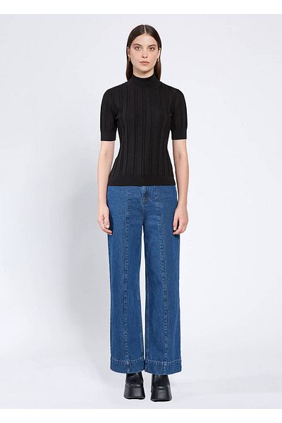 Knitss Top cu mânecă scurtă cu gât țesut din lână merinos neagră