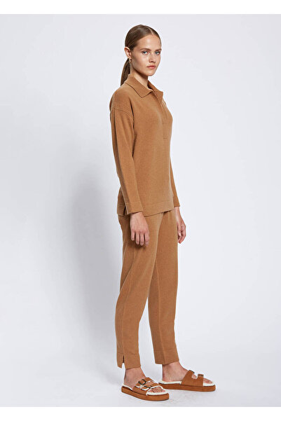 Knitss Πλεκτό πλεκτό πουλόβερ με λεπτομέρεια πλεξούδας με λαιμόκοψη πόλο από καμέλ κασμίρ