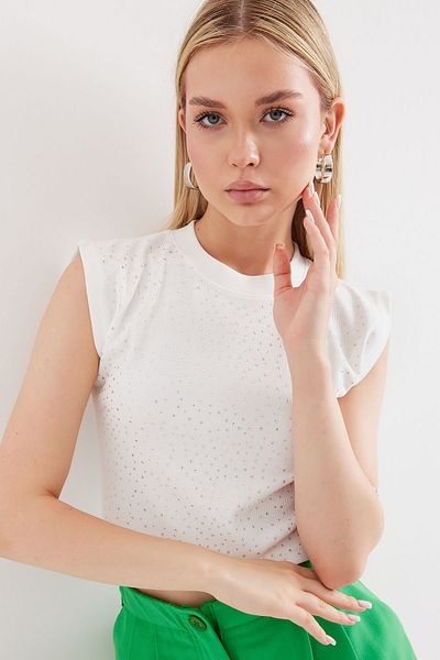 Bigdart 919-es modell, fehér kötőfék nyakú termésblúz