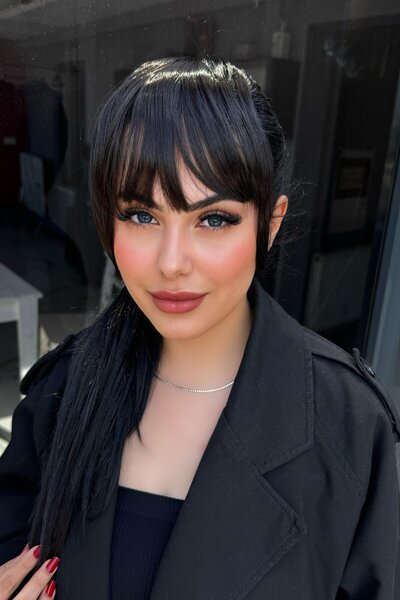 TAKIŞTIR Frizerie artificială cu margini lungi de culoare neagră (Zeynep)