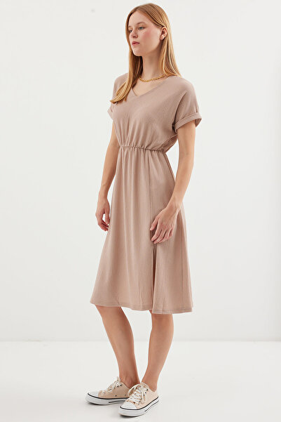 Bigdart 2378 V-Neck Slit Knitted Dress - Biscuit