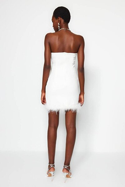 Fiori Османска рокля с лъскави бижута и прилепнала към тялото