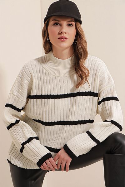 Bigdart 15804 Striped Oversize Turtleneck Sweater - White