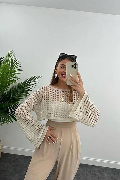 manolyabutik Cremefarbene durchbrochene Strickmode-Kurzbluse für Damen