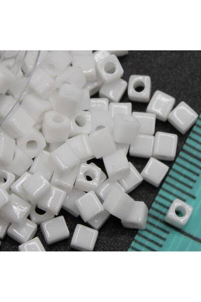 Miyuki Kvadratna perla 3 mm Br: 7