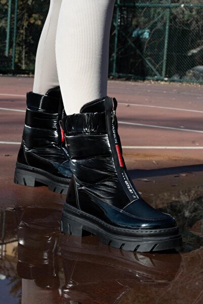 sovrana Snow Boots Black Patent Leather