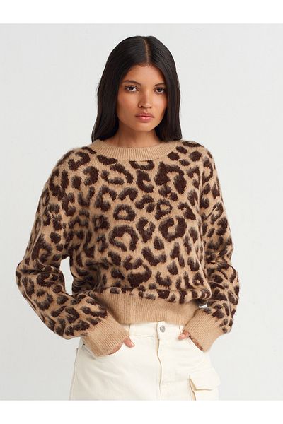 Dilvin 10632 Model - Dark Beige Crew Neck Leopard Patterned Sweater