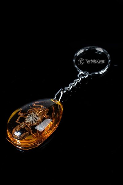 TESBİHKENTİ Akrep Fosilli Toz Kehribar Anahtarlık