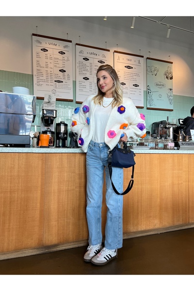 B2K FASHION Beyaz Renkli Çiçekli Hırka