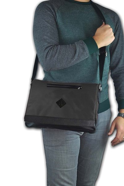 Bagorama Чанта за през рамо Four Unisex 13 Postman Tablet Crossbody - Черна