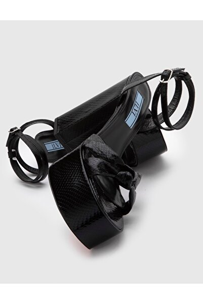 İLVİ Alcott Yılan Desenli Hakiki Deri Kadın Siyah Topuklu Sandalet