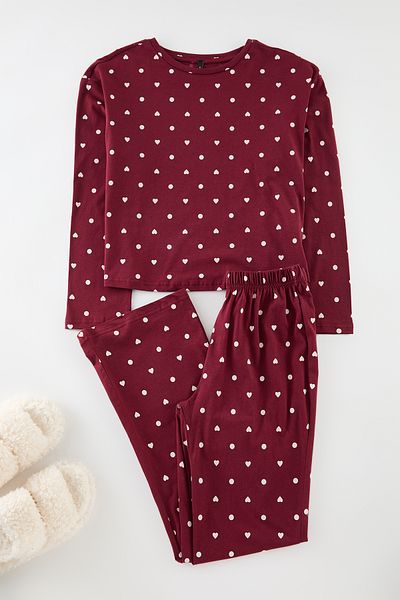 Trendyol Collection Burgunderfarbenes Pyjama-Set mit Punkten und Herzen, 100 % Baumwolle – THMAW25PT00039