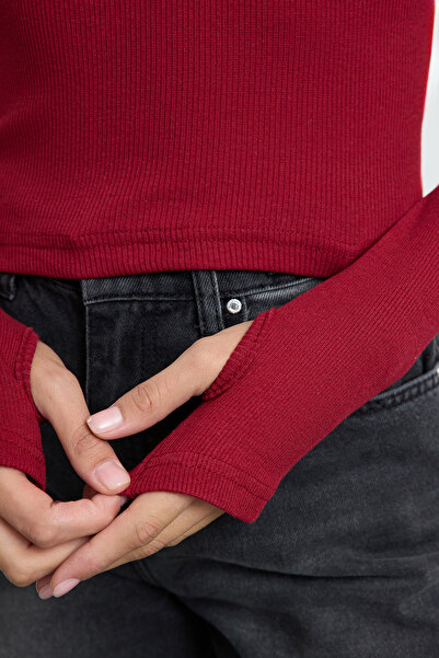 Trendyol Collection Μπλούζα με ριγέ ελαστική πλεκτή ύφασμα με λεπτομέρεια που διασταλείεται από το δάχτυλο, με ριγέ ελαστική πλεκτή μπλούζα TWOAW21BZ0071