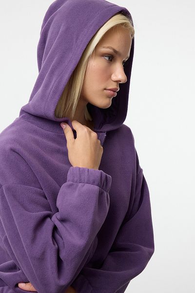 Trendyol Collection Lila Fleece-Strickpullover mit Kapuze und Reißverschluss – reguläre Passform TWOAW25SW00237