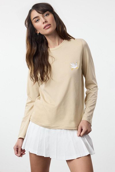 Trendyol Collection Bézs hímzett hosszú ujjú 100% pamut alap póló - TWOAW21TS0098
