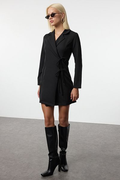 Trendyol Collection Schwarzes zweireihiges Mini-Jackenkleid mit Bindedetail TWOAW25EL00569