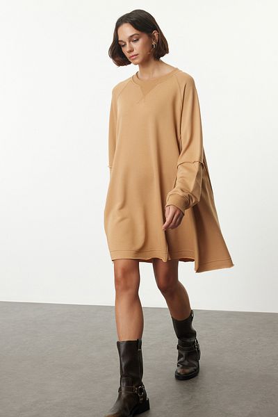 Trendyol Collection Bequem geformtes CamEL-Sweatshirt - Rundhalsausschnitt, Strickkleid TWOAW25EL00322