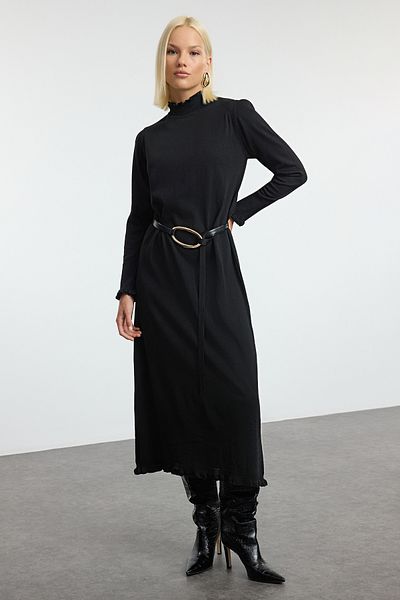 Trendyol Modest Černý volán Detailní žebrovaný stojáček Pletené šaty Tctaw25Eb00134