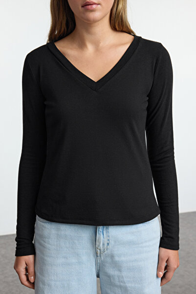 Trendyol Collection Černá pletená halenka s výstřihem do V - Regular Fit Twoaw25Bz00195