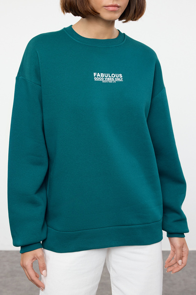 Trendyol Collection Nadrozměrná pletená mikina v petrolejové barvě – silná a fleecová, přední a zadní potištěná Twoaw25sw00193
