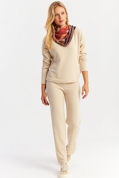 Cool & Sexy Beige Color Women's Suit Set - Yle19