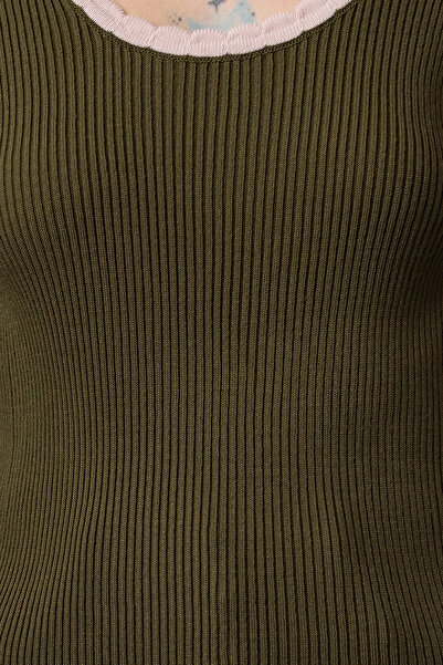 Trendyol Collection Green Corded Sweater - Pool Collar, Color Block Twoaw25Kz00242