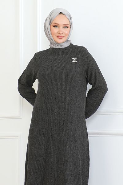 MSK Fashion Μαύρο φόρεμα Karin - με λεπτομέρεια καρφίτσας