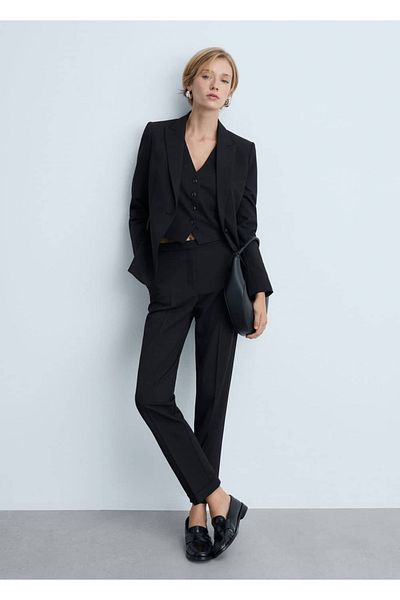 MANGO Woman Vypasovaná střihová bunda