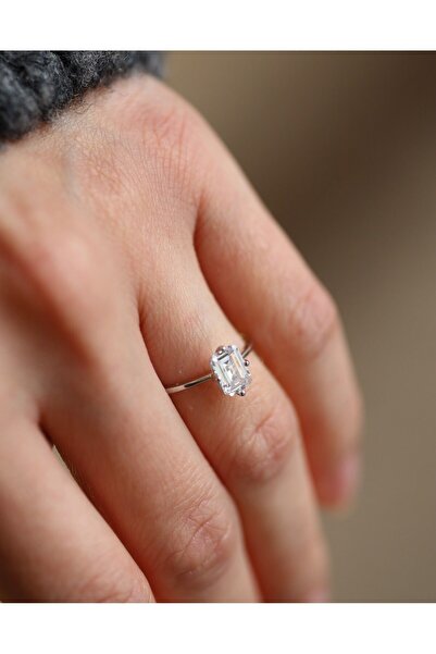 Yenigün Kuyumculuk 14 Ayar Altın Baget Tek Taş Yüzük