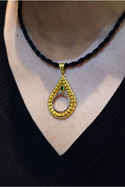 Yenigün Kuyumculuk 14 Ayar Altın Yeşil Taşlı Çeyrek Altın Çerçeveli Ipek Ipli Kolye