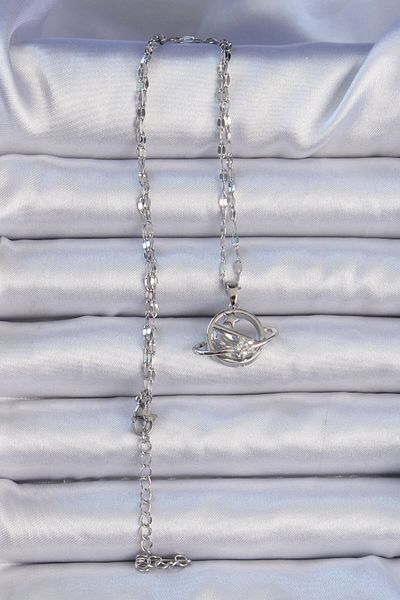 Store 316l سلسلة الصلب فضية اللون الزركون حجر قلادة زحل المرصعة بالنجوم
