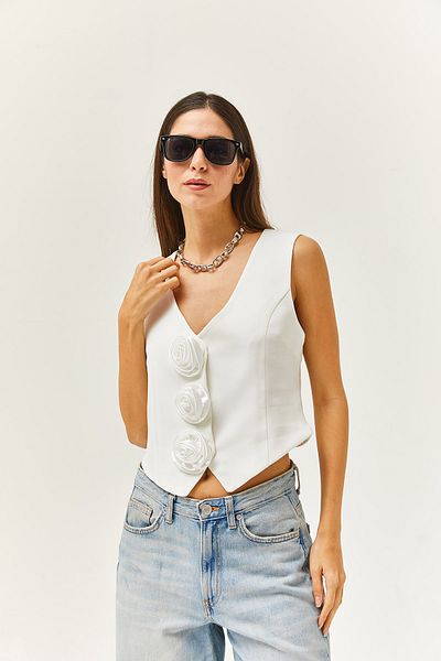 Rintalia White Rose Brooch Vest