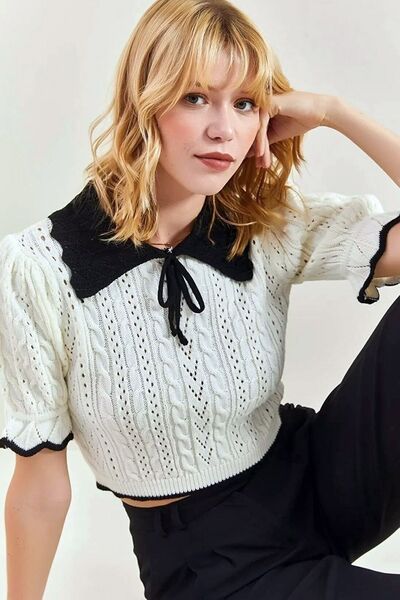 Ottawe Kurdeleli Bebe Yakalı Kısa Kollu Saç Örgü Desen Fırfırlı Regular Fit Tarz Triko Kazak