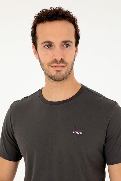 U.S. Polo Assn. Ανδρικό μπλουζάκι με κανονική εφαρμογή με λαιμόκοψη ανθρακί 50294329 -vr006