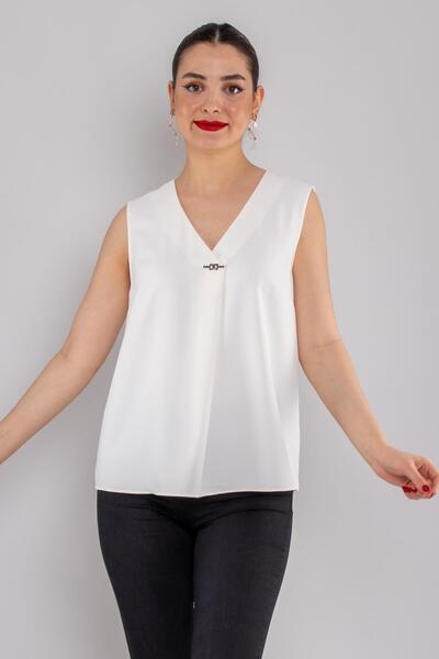 AYHAN 81954 Vyaka Brooch Detail Sleeveless Crepe Blouse