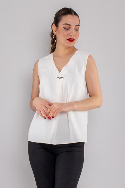 AYHAN 81954 Vyaka Brooch Detail Sleeveless Crepe Blouse