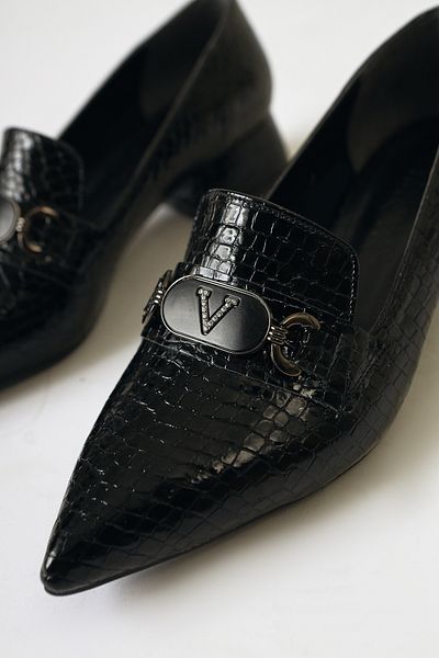 Limoya Pantofi de damă cu vârf ascuțit cu cataramă din piele cu imprimeu crocodil negru Jilan