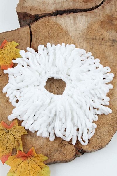 Belifanti Collection Cataramă pentru chifle cu paste Twist din catifea albă pentru femei